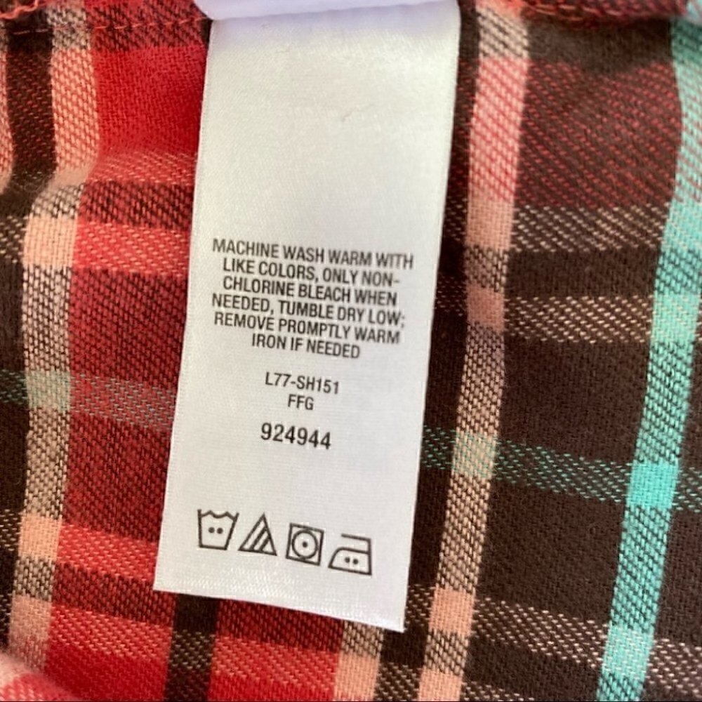 Cabela’s 💯 cotton flannel button down shirt in plaid, camping shirt - Picture 11 of 11